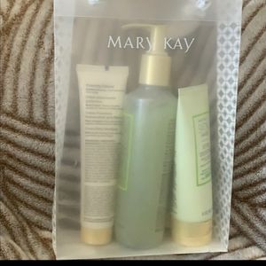 Mary Kay Satin Hands Set